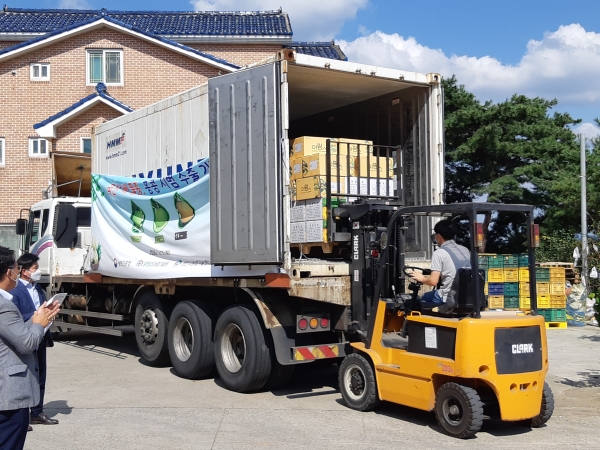 우리 배 품종 ‘그린시스’를 지난 22일 홍콩에 시범 수출하는 선적식 개최