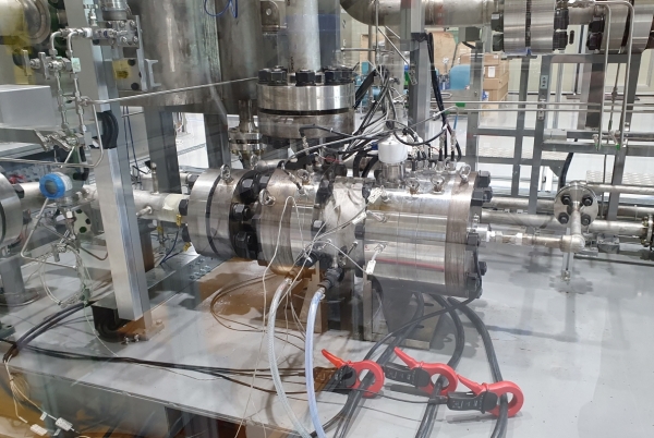 한국원자력연구원이 개발한 원심형 터보 압축기.