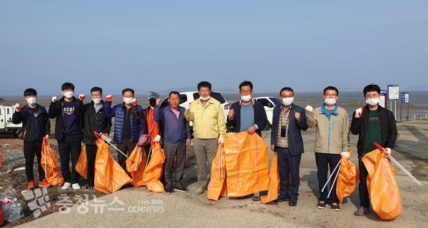 서산에서 일손 돕는 충남도의회 농해위