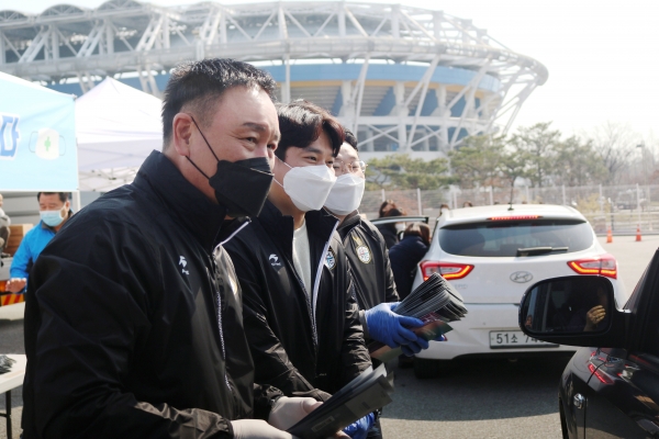 마스크 무료 나눔 (드라이빙 스루)