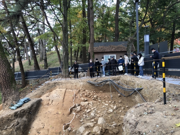 부소산성 발굴현장 공개 프로그램 운영 장면