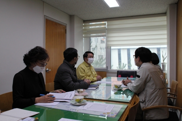 오세현 시장이 선문대 선별진료소를 찾아 현장 점검