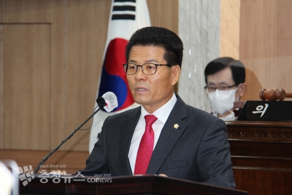 김덕배 의원이 23일 5분발언을 통해 내포신도시의 발전을 위한 제언을 했다.