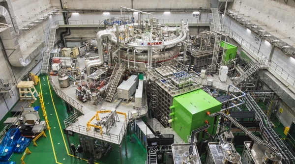 한국핵융합에너지연구원 KSTAR 주 장치 모습.