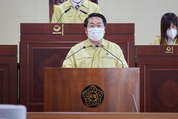 오세현 시장이 시정연설을 하고 있다.