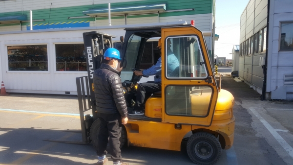 아산시농업기술센터에서 소형건설기계 교육 실시