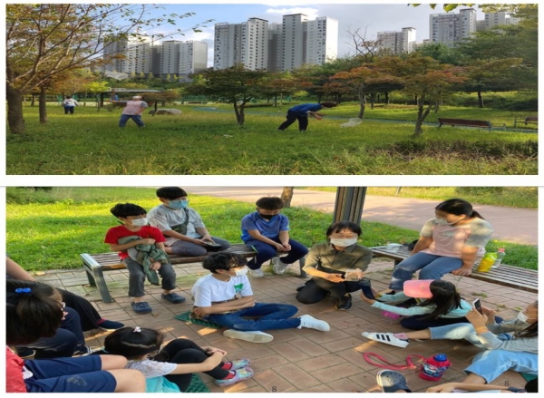 초등학생들이 즐거운 월랑이 작은도서관의 ‘곤충아 놀자!’ 체험프로그램에 참여하고 있다.