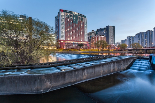 제3회 어도사진공모전 최우수상 수상작_도시의 어도1_박윤준