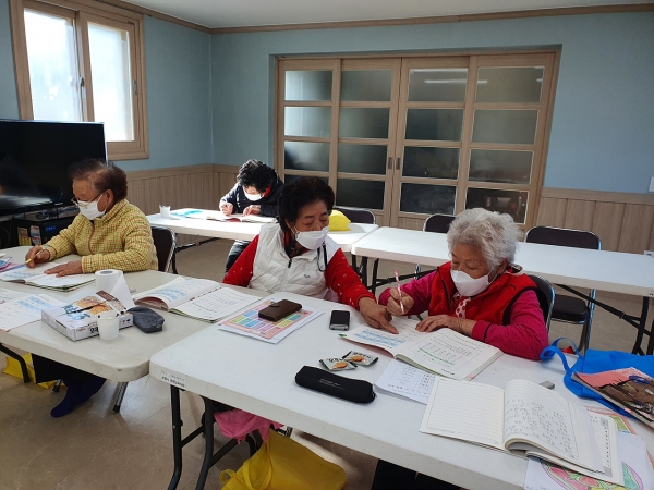 성인문해교실 운영 장면