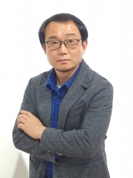 윤광빈 갤러리탄 관장