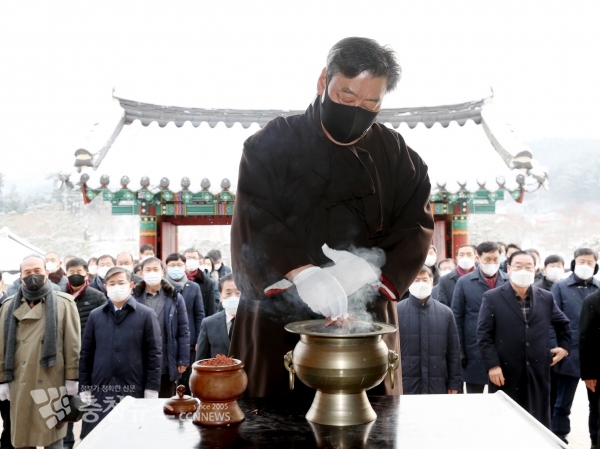 가세로 태안군수 이종일 생가 신년참배