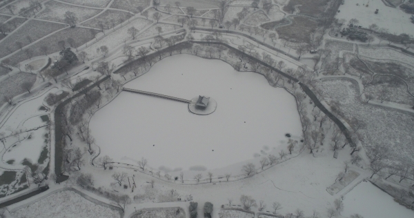 궁남지 설경 모습