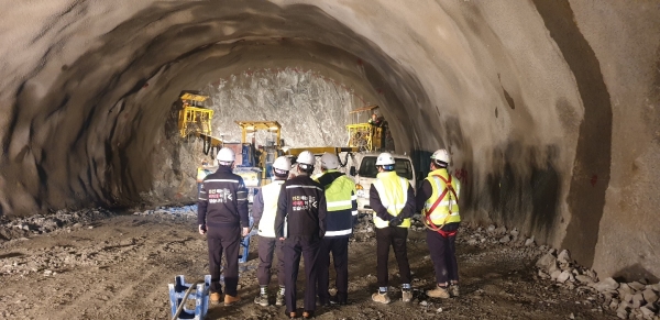 터널안 미세먼지 조치 현황 점검 모습
