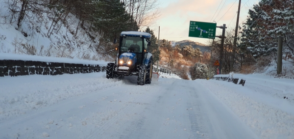 부여군 제설단 제설작업 장면