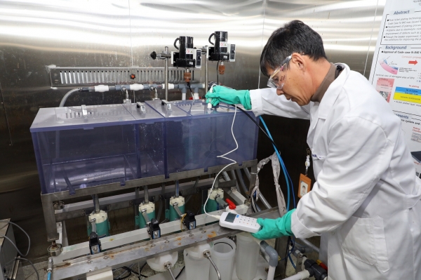 Ni 도금법을 이용한 클래딩 손상 보수 장치(도금액 저장 탱크 및 이송 펌프) 모습.