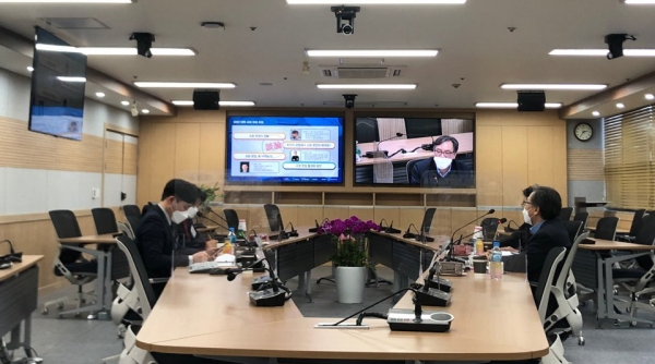 14일 비대면 화상회의실에서 ‘대학 교원 창업 포럼’을 실시간 온라인 방식으로 개최