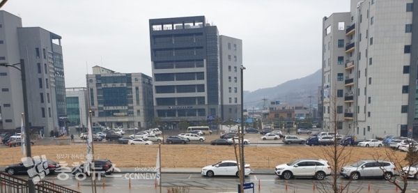 군청사 앞 주차타워가 들어설 유휴지