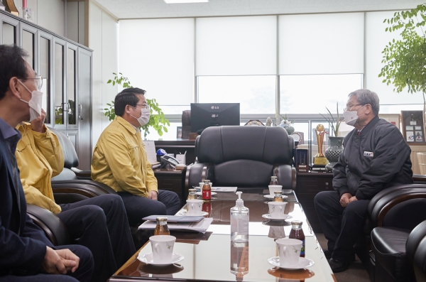 기업방문 장암칼스(주)를 방문한 오세현 시장