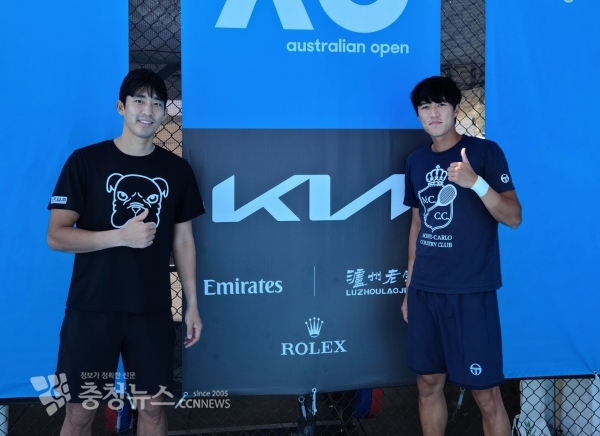 송민규(왼쪽), 남지성(오른쪽)