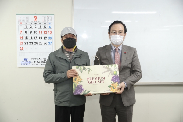 설명절 맞아 환경미화원 격려에 나선 박상돈 시장