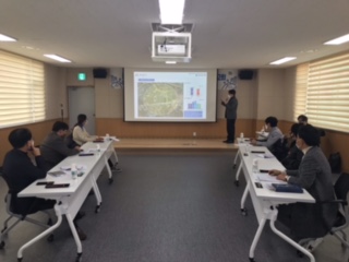 미래산업정책연구원 김용수 연구원이 추진계획을 설명하고 있다