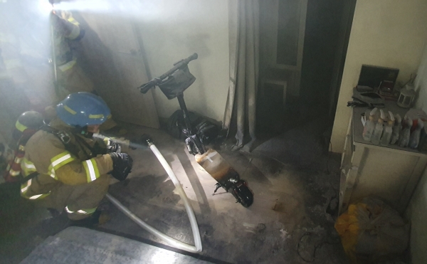 충전 배터리 화재 진압 후 모습