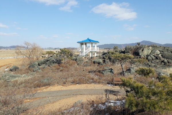 서산시 부석면 갈마리에 위치한 검은여 경관개선 모습