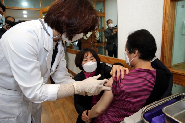서천군 코로나19 백신 접종자 모습