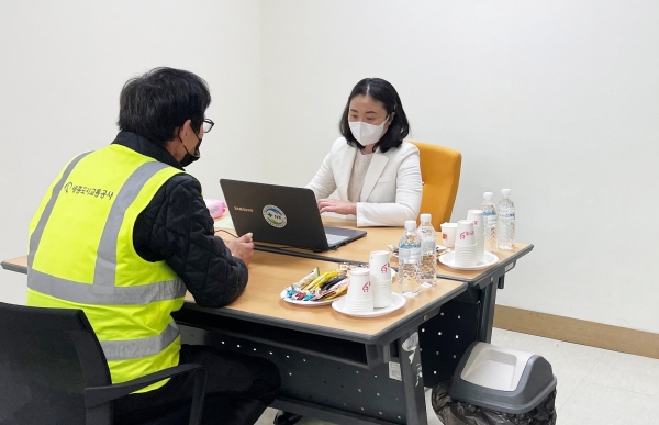 찾아가는 의사와의 건강상담 모습