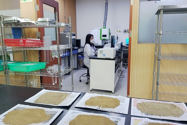 서산시농업기술센터 내 친환경농업관리실 실시된 토지검정 장면