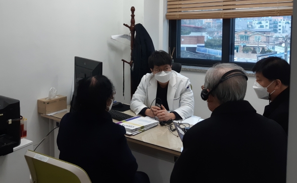 치매 통합관리서비스 - 치매조기검진 사진