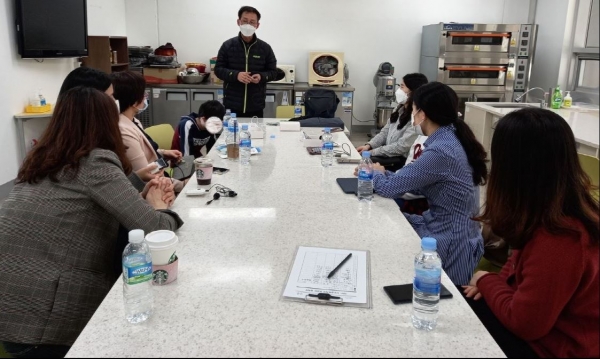 지난 18일 세종특수교육지원센터에서 특수교육대상학생 맞춤형 보조공학기기 컨설팅을 실시하고 있다.