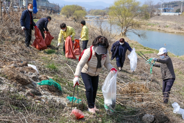 계룡시 국토대청결 운동 실시 모습