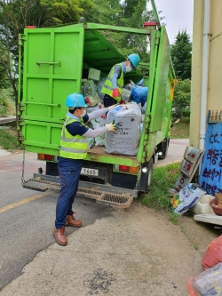 쓰레기 수거차 운영 현장
