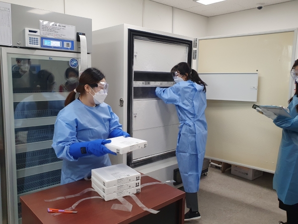 화이자 백신 도착 모습