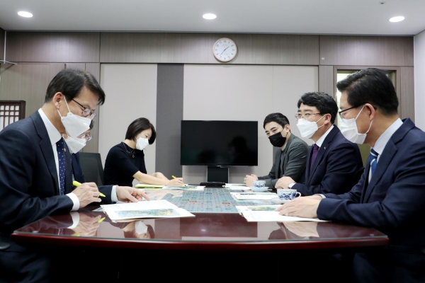 지난해 11.18.(수)국회 임호선 예결위원(국회의원) 방문 면담