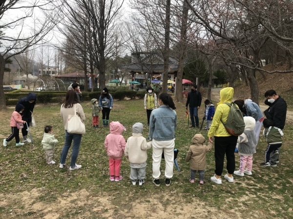 봄숲 체험 프로그램 참여 모습