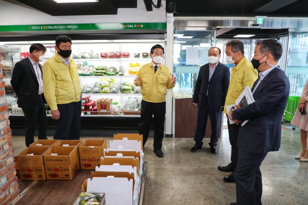 김홍장 시장, 온택트 시정설명회 민원 대상지 점검 모습