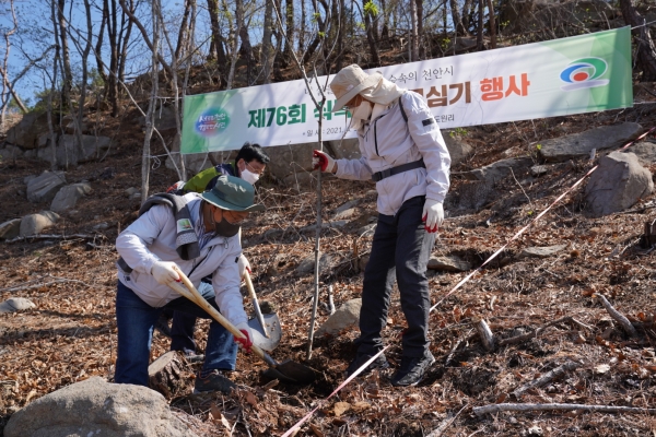 천안시 제76회 식목일 나무심기 행사 모습