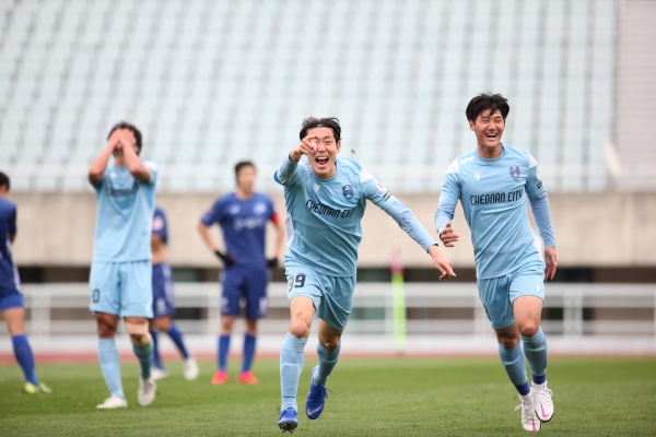 홈개막전 고석 득점 모습