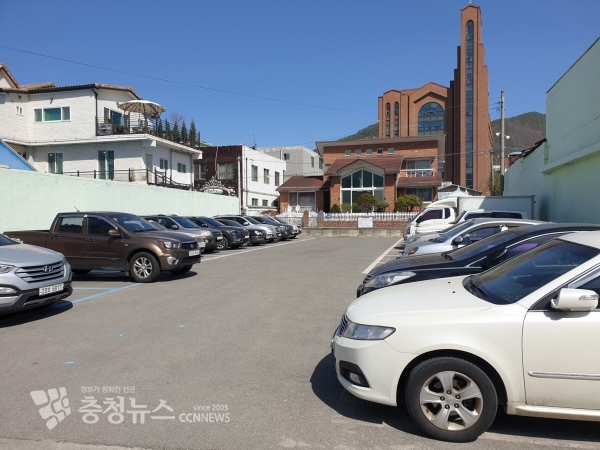 구 중앙극장 부지 쌈지주차장