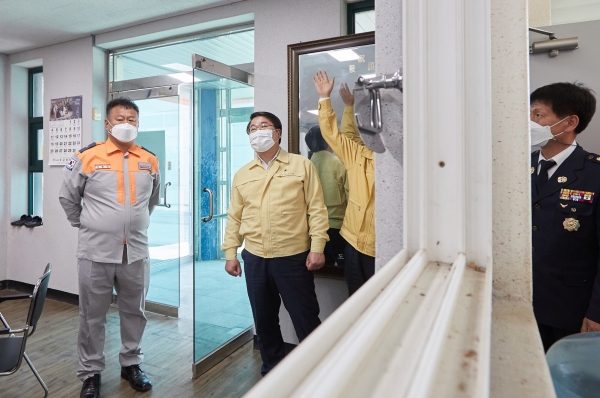 오세현 아산시장 음봉, 도고, 송악 의용소방대 현장 방문 장면