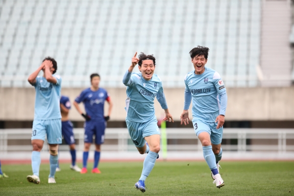 홈개막전 고석 득점 모습