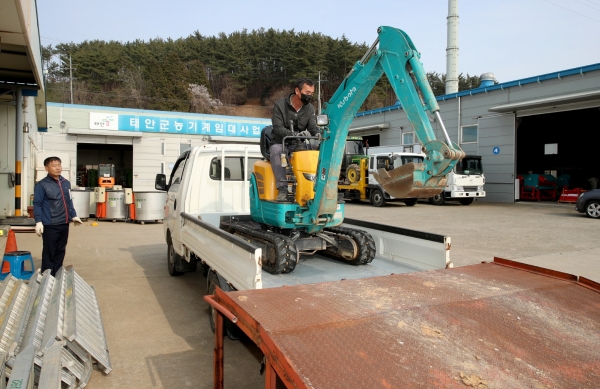 군 농업기술센터 농기계임대사업소 모습.