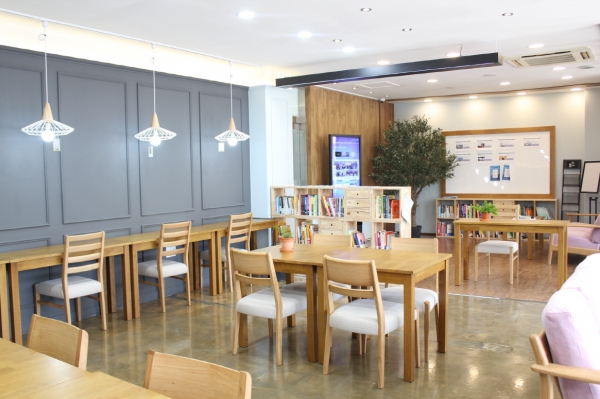 한밭대학교 취업동아리 전용 ‘잡생각 스터디 카페’ 실내