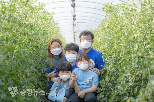 김원준, 홍정아 부부귀농인과 삼남매