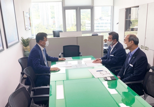 26일 김동일 보령시장이 국토교통부를 방문해 지역현안 건의 모습