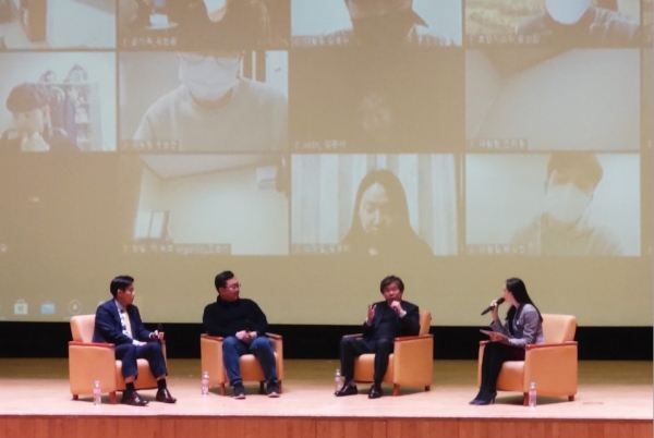 지난 2월 16일, 한밭대학교가 운영한 ‘한.집.안 START-UP STAR 프로젝트’에서 참여기업인 비전세미콘㈜의 윤통섭 대표와 CEO 토크콘서트를 진행하고 있다.