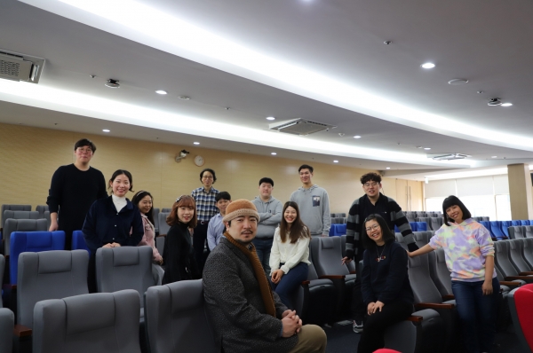 . 뉴딘파스텔이 운영하고 있는 장애인 직업합창단 골프존파스텔합창단 단체 사진.