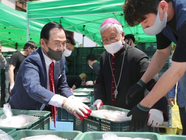 충남가톨릭농수산물지원센터, 사랑담은 열무김치 전달